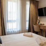 Volotel Skyway 4*