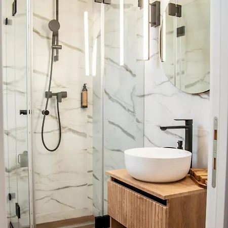 Hotel Volotel Skyway 4*