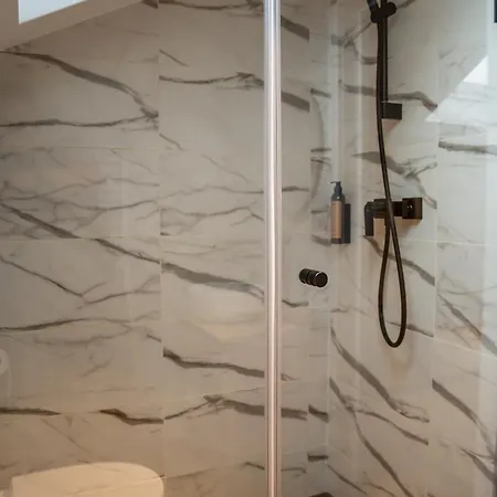 Volotel Skyway Hotel