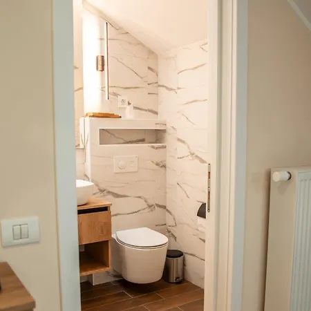 Hotel Volotel Skyway 4*