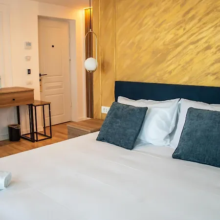 Volotel Skyway Hotel 4*