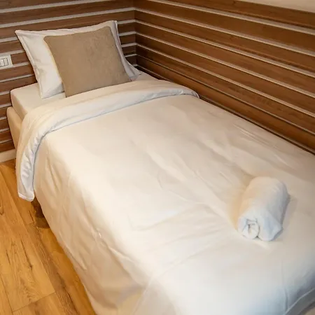 Hotel Volotel Skyway 4*