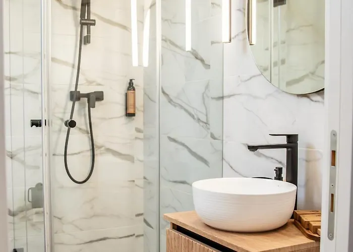 Hotel Volotel Skyway 4*