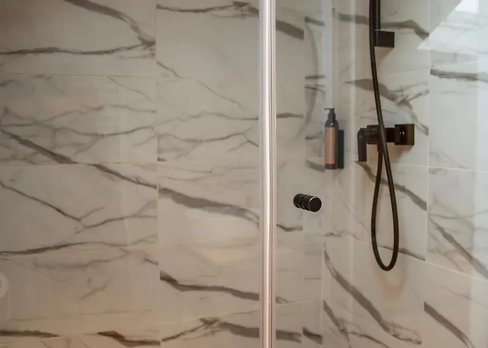 Volotel Skyway Hotel