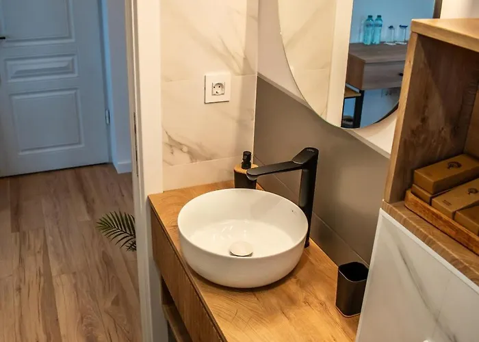 Hotel Volotel Skyway 4*