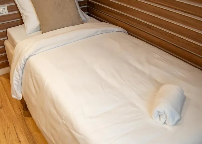 Hotel Volotel Skyway 4*